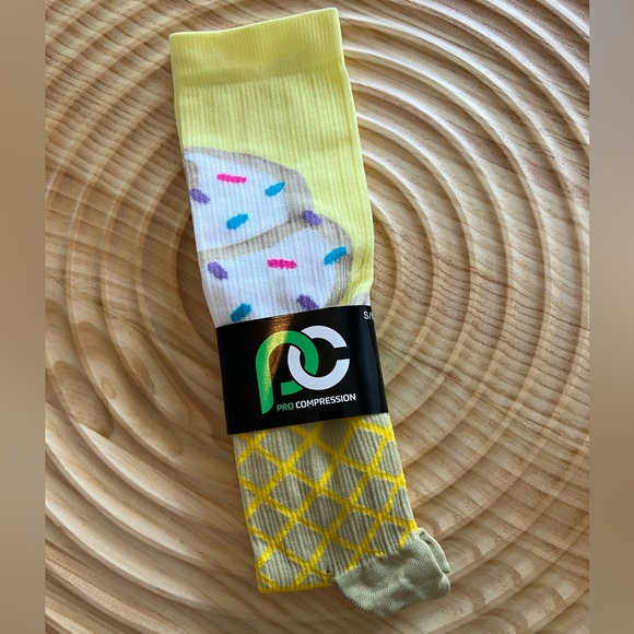 NWT Procompression Socks S/M - Picture 3 of 3